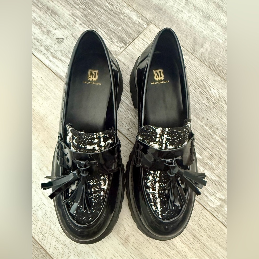 Bruno Magli Black Patent Leather Lana Fringe Loafer (Women) Brand New!!! Size 6 - Picture 4 of 7